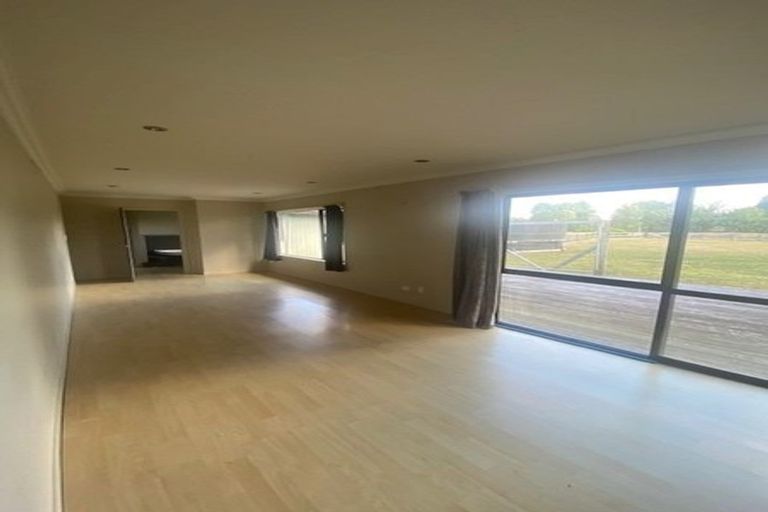 Photo of property in 195 Pine Valley Road, Dairy Flat, Silverdale, 0992