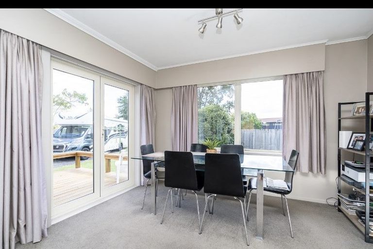 Photo of property in 43 Lewis Street, Glenview, Hamilton, 3206