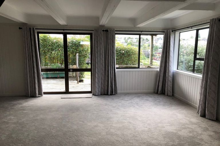 Photo of property in 1/17 Weldene Avenue, Glenfield, Auckland, 0629