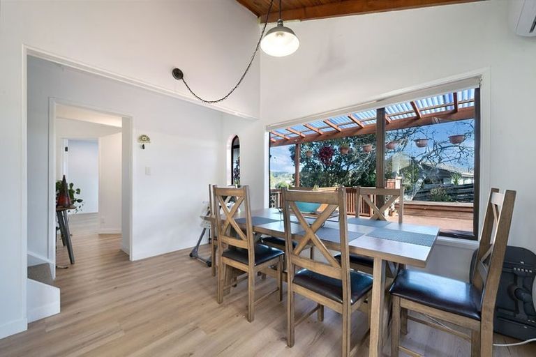 Photo of property in 2/46a Captain Scott Road, Glen Eden, Auckland, 0602