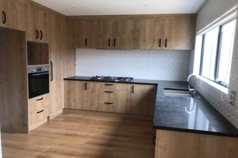 Photo of property in 58 Bordeaux Parade, Te Atatu South, Auckland, 0610