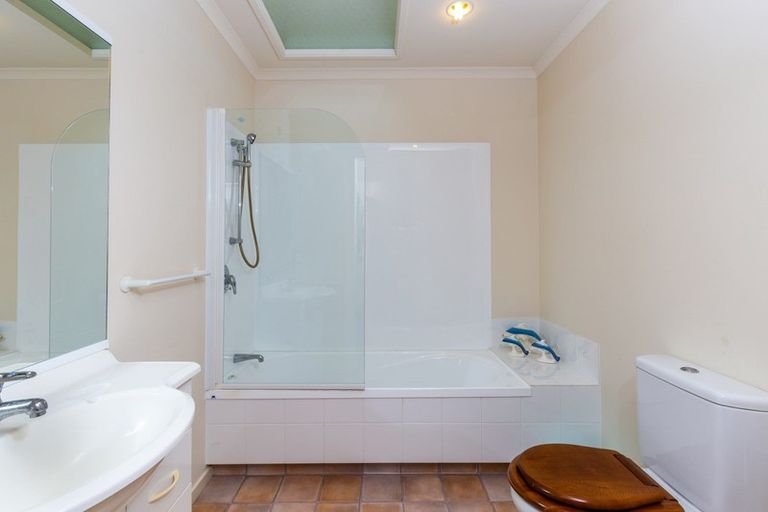 Photo of property in 4 Lakeridge Close, Rangatira Park, Taupo, 3330