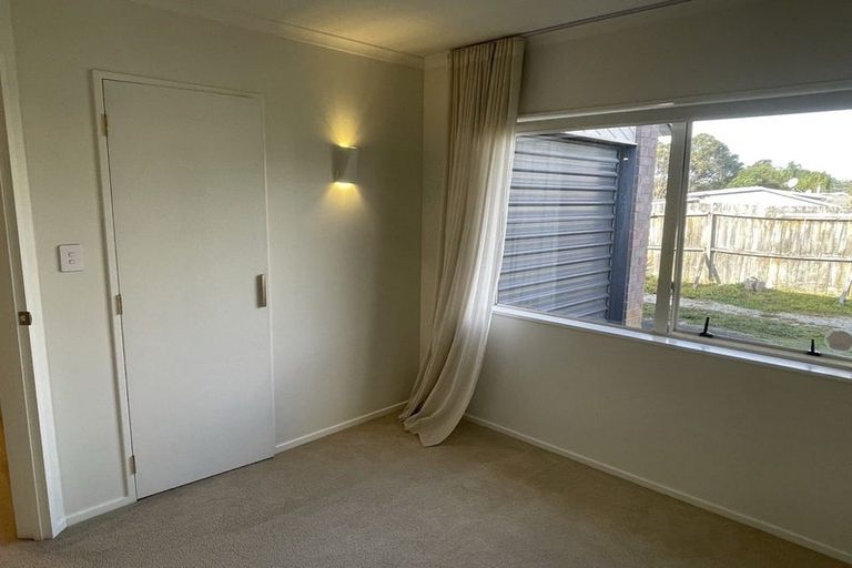Photo of property in 8a Langton Road, Stanmore Bay, Whangaparaoa, 0932
