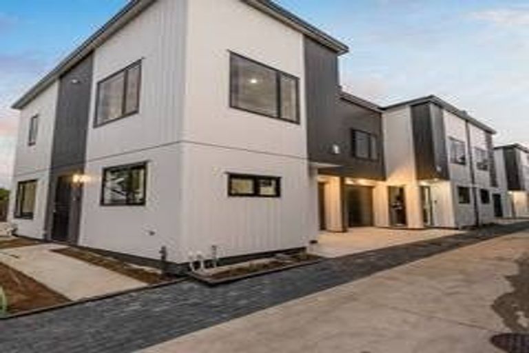 Photo of property in 18b Jupiter Street, Rosehill, Papakura, 2113