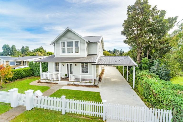 Photo of property in 41 Hammond Street, Bulls, 4818