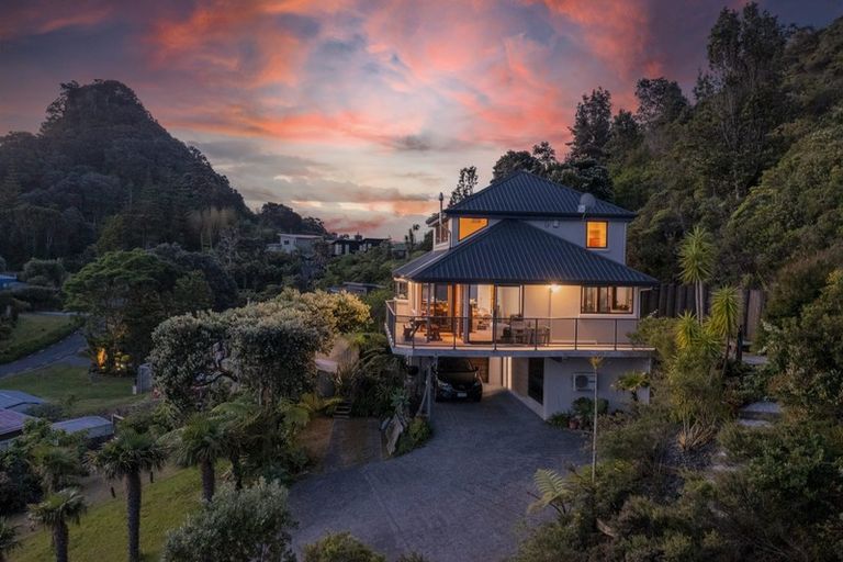 Photo of property in 5 Tirinui Crescent, Tairua, 3508