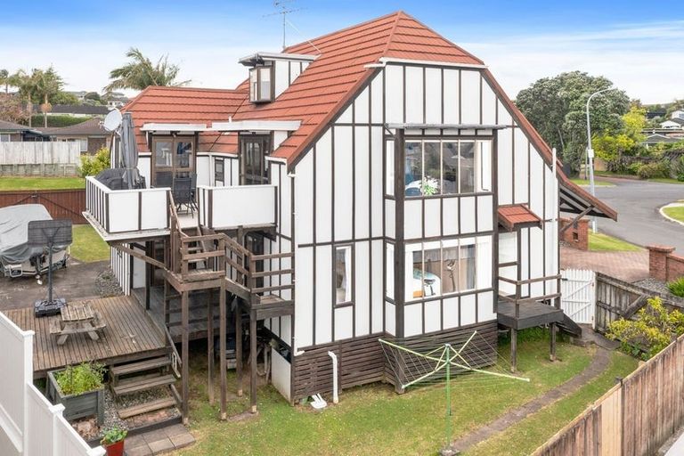 Photo of property in 1 Adonis Place, Half Moon Bay, Auckland, 2012