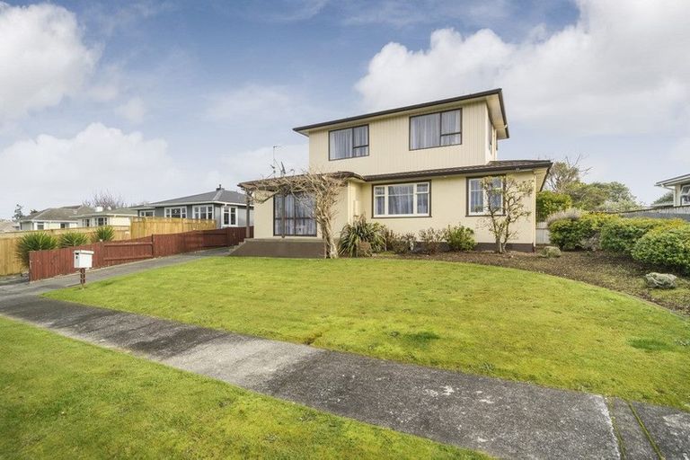 Photo of property in 27 Galway Avenue, Hokowhitu, Palmerston North, 4410