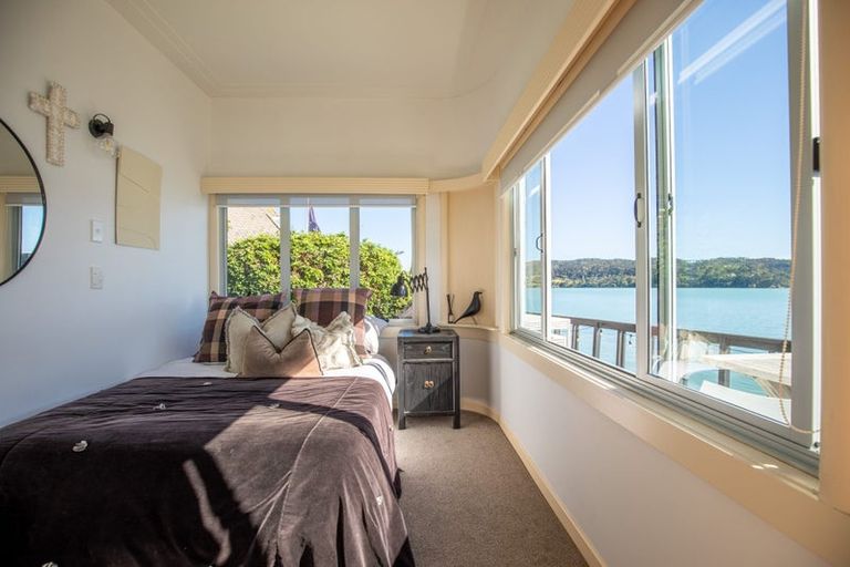 Photo of property in Wallis Street, Raglan, 3225