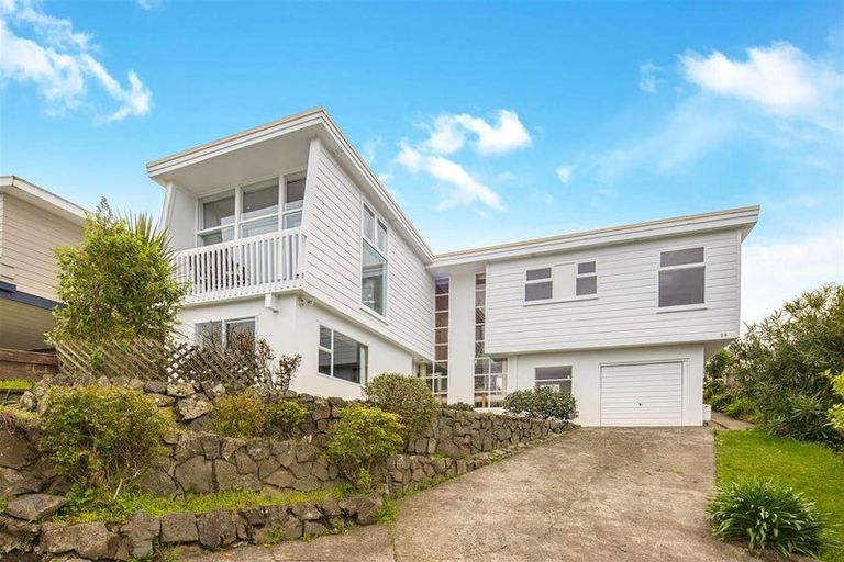 Photo of property in 28 City View Grove, Harbour View, Lower Hutt, 5010