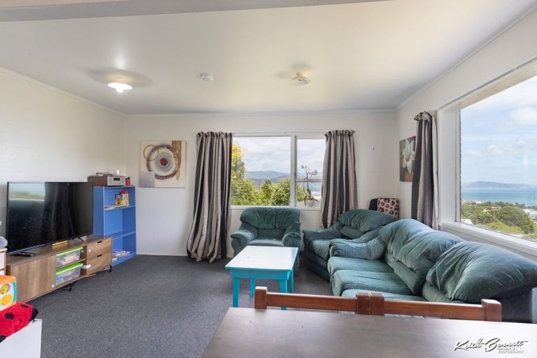 Photo of property in 39 Oakleigh Street, Maungaraki, Lower Hutt, 5010