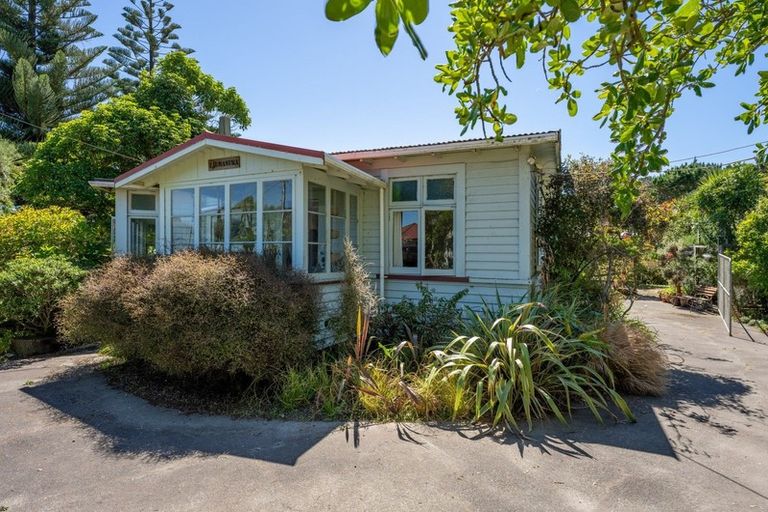 Photo of property in 16 Rangiuru Road, Otaki Beach, Otaki, 5512