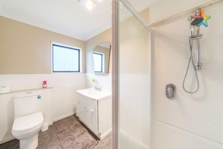 Photo of property in 21 Whitechapel Grove, Stokes Valley, Lower Hutt, 5019