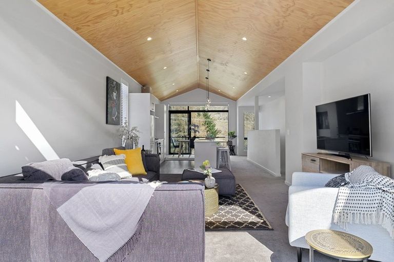 Photo of property in 2 Stamper Lane, Arthurs Point, Queenstown, 9371