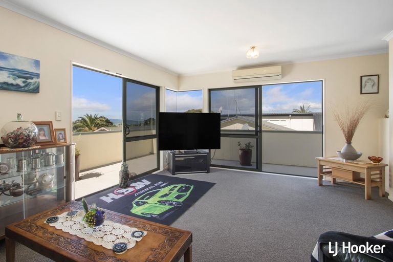 Photo of property in 42 Ocean View Road, Waihi Beach, 3611