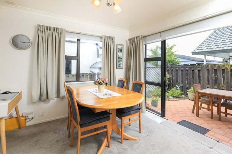 Photo of property in 2/100 Beerescourt Road, Beerescourt, Hamilton, 3200