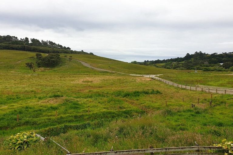 Photo of property in 99 Mcpike Road, Waimauku, 0883