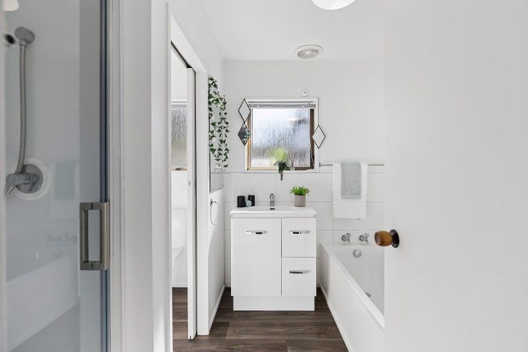 Photo of property in 65a Vardon Road, St Andrews, Hamilton, 3200