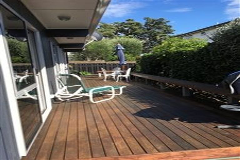 Photo of property in 25d Saltburn Road, Milford, Auckland, 0620