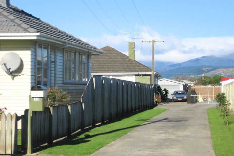 Photo of property in 10 Maire Street, Otaki, 5512
