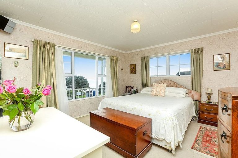 Photo of property in 2/6 Belt Road, Moturoa, New Plymouth, 4310