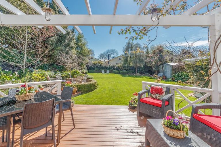 Photo of property in 23 Elmira Avenue, Hokowhitu, Palmerston North, 4410