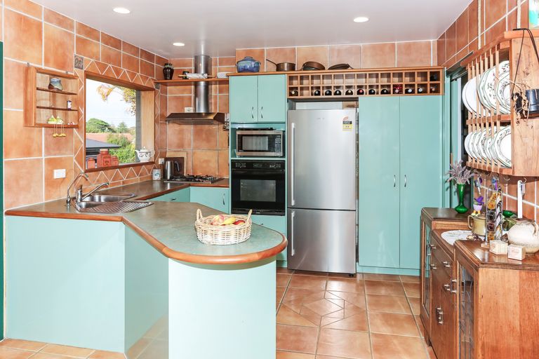 Photo of property in 8 Youngs Road, Papakura, 2110