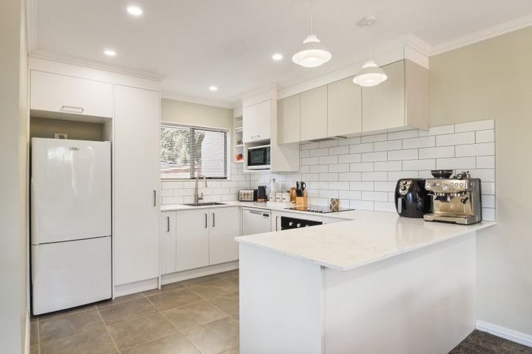 Photo of property in 8 Raukura Place, Koutu, Rotorua, 3010