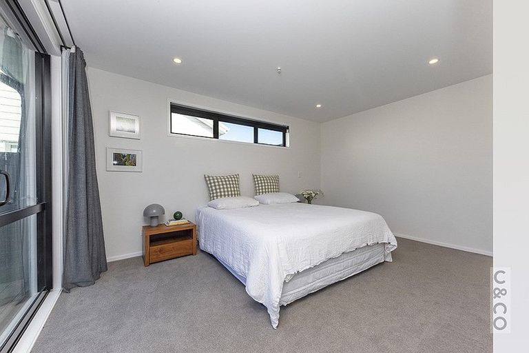 Photo of property in 37 Lumbarda Drive, Kumeu, 0810