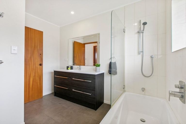 Photo of property in 34 Zealandia Road, Manly, Whangaparaoa, 0930