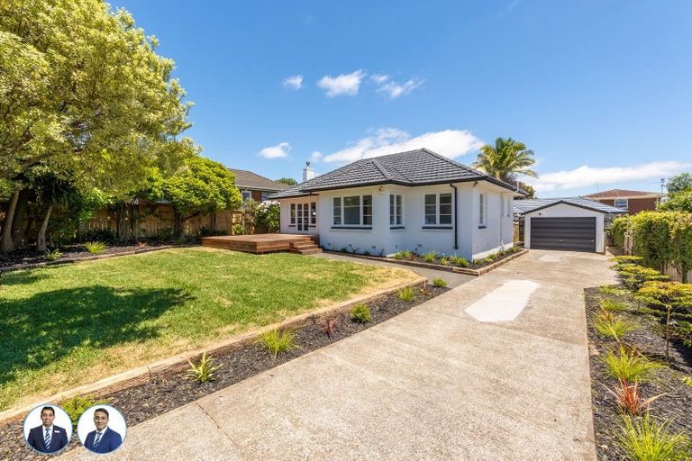 Photo of property in 14 Coronation Road, Mangere Bridge, Auckland, 2022