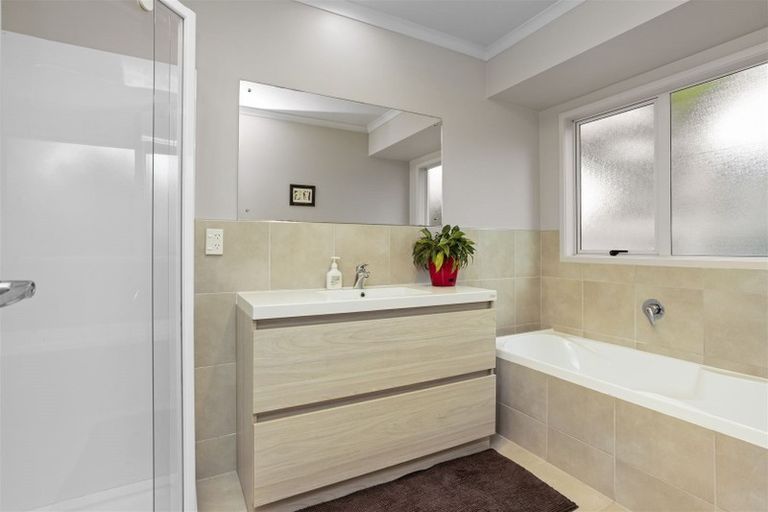 Photo of property in 62 Intrepid Crescent, Beachlands, Auckland, 2018