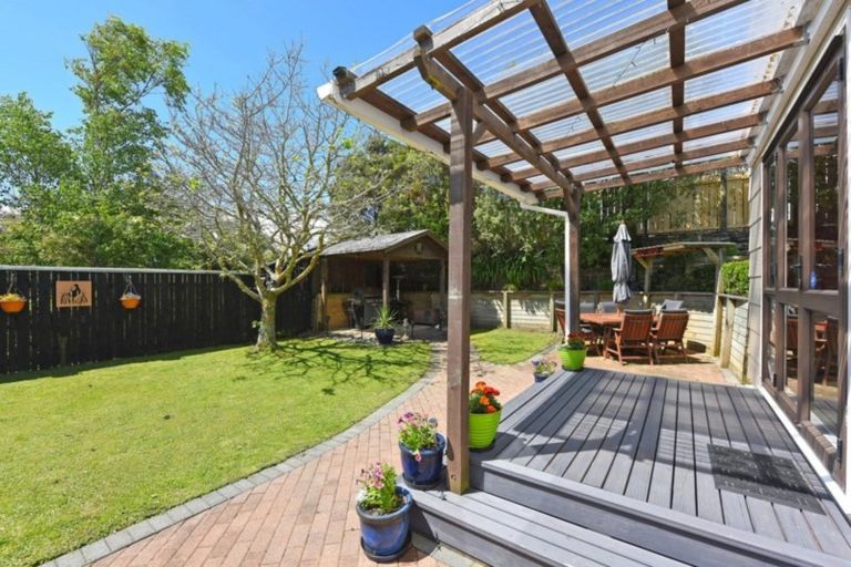 Photo of property in 13 Whitechapel Grove, Stokes Valley, Lower Hutt, 5019