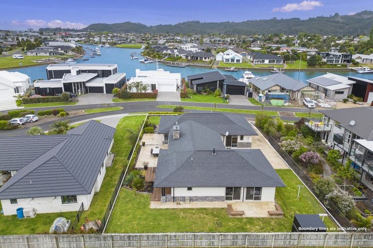 Photo of property in 15 Lady Jocelyn Place, Whitianga, 3510