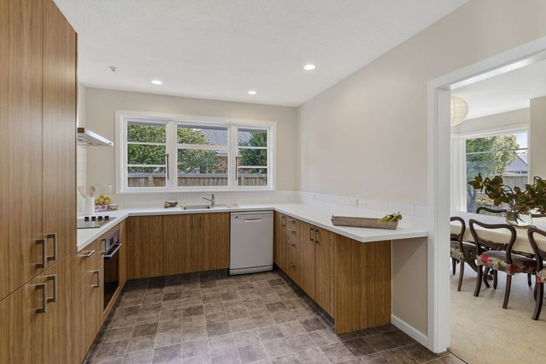 Photo of property in 224 Weston Road, St Albans, Christchurch, 8052