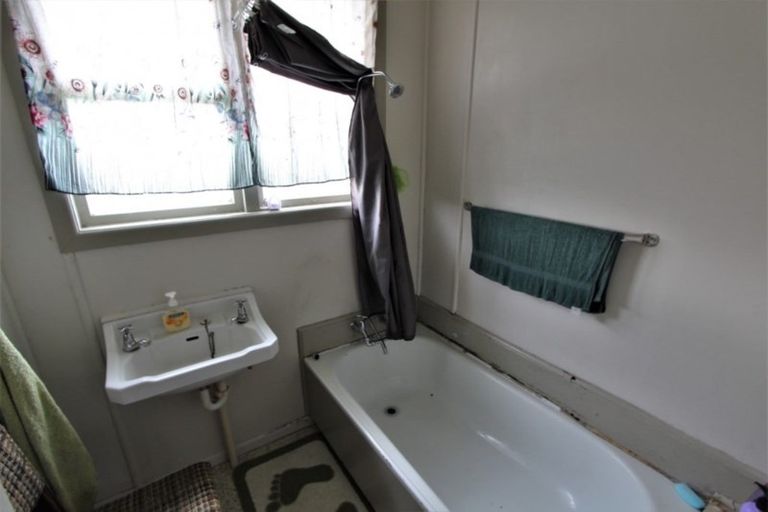 Photo of property in 27 Tarapunga Place, Tokoroa, 3420