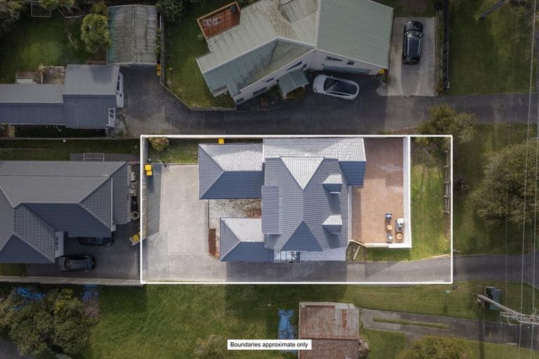 Photo of property in 226 East Coast Road, Forrest Hill, Auckland, 0620