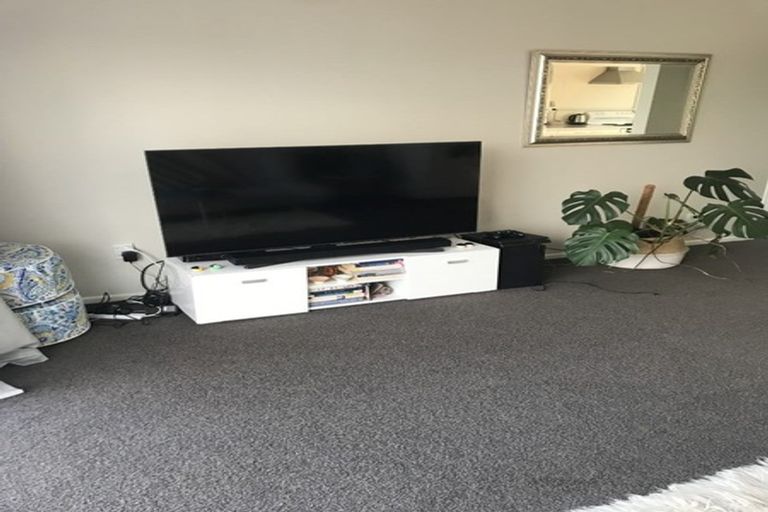 Photo of property in 2/3 Vella Street, Titahi Bay, Porirua, 5022