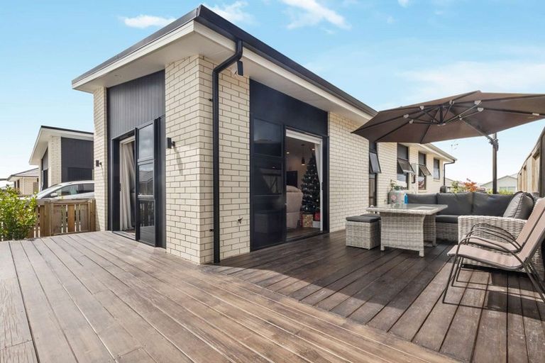 Photo of property in 2 Kaitaka Way, Papamoa, 3118