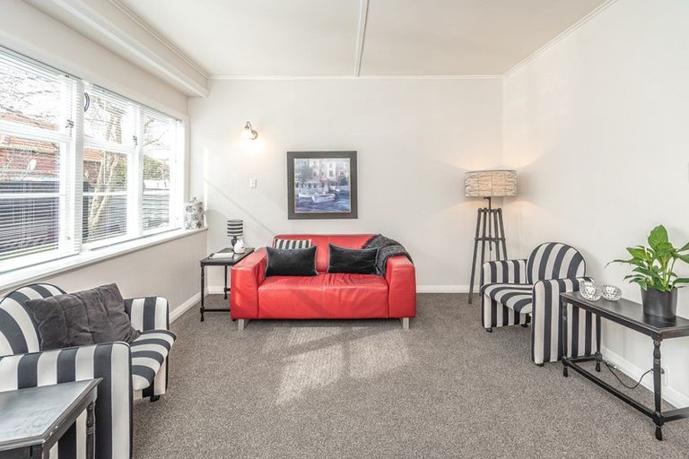 Photo of property in 17a Taranaki Street, Saint Johns Hill, Whanganui, 4501