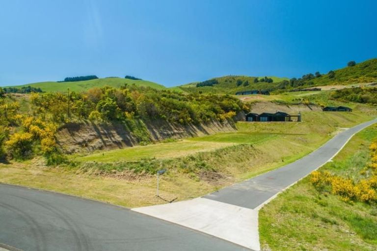 Photo of property in 1 Sparrowhawk Way, Kinloch, Taupo, 3377