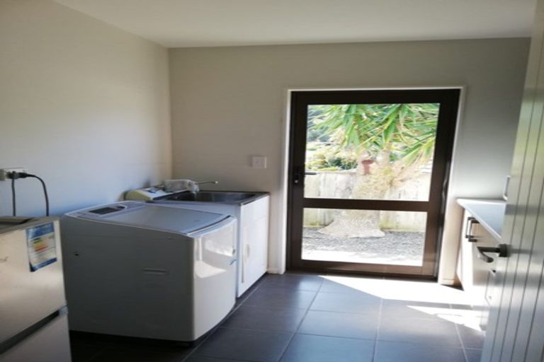 Photo of property in 16 Lomas Way, Albany, Auckland, 0632