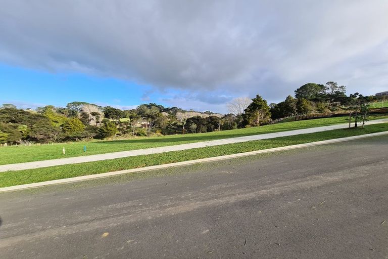 Photo of property in 114 Solan Drive, Waimauku, 0812