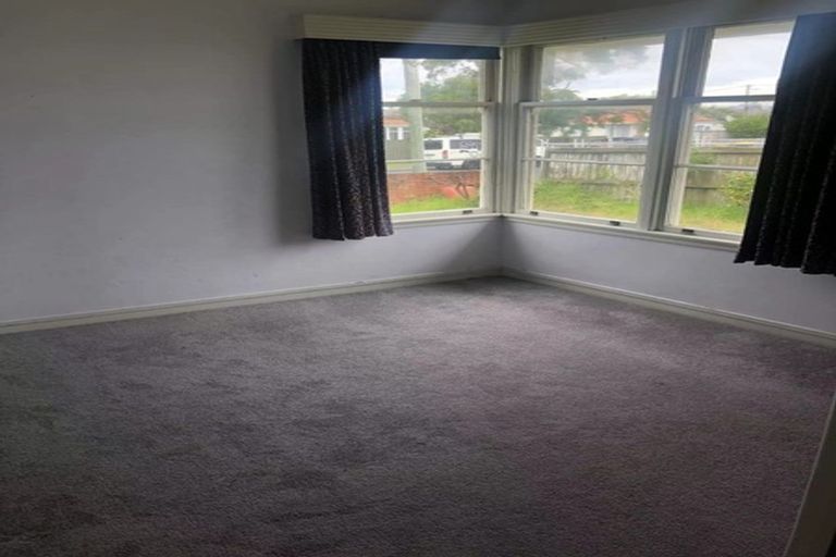 Photo of property in 34 Roberts Avenue, Bayswater, Auckland, 0622