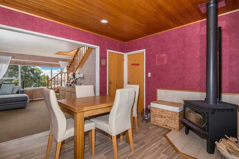 Photo of property in 21 Robin Lane, Browns Bay, Auckland, 0630