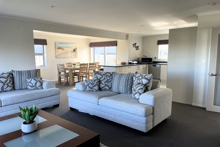 Photo of property in 28 Havana Rise, Grenada Village, Wellington, 6037