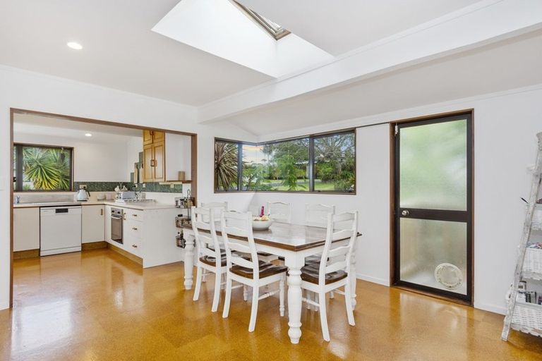 Photo of property in 18 Margaret Drive, Omokoroa, 3114