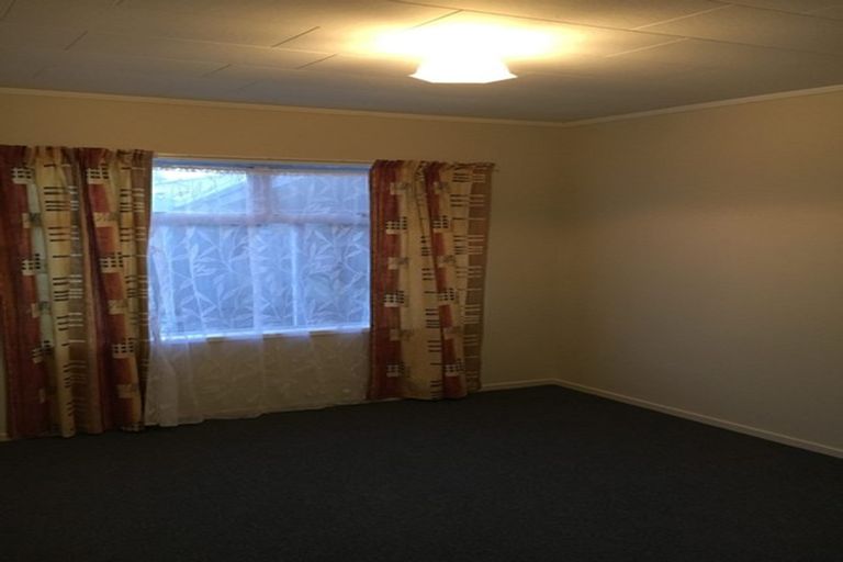 Photo of property in 47 Staverton Crescent, Mangere, Auckland, 2022