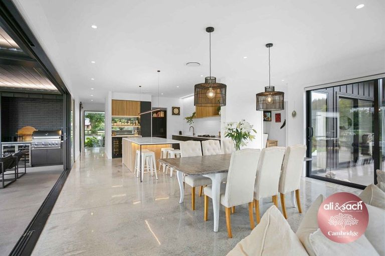 Photo of property in 1/45 Saint Kilda Road, Cambridge, 3434