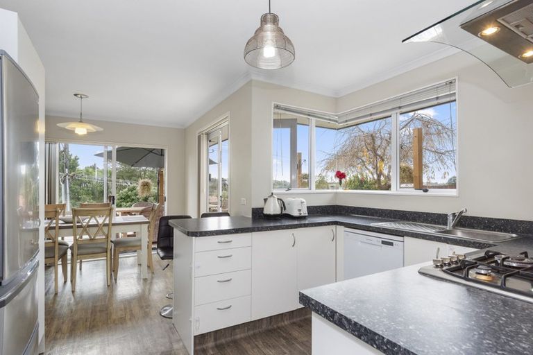 Photo of property in 9 Meadowviews Drive, Welcome Bay, Tauranga, 3112